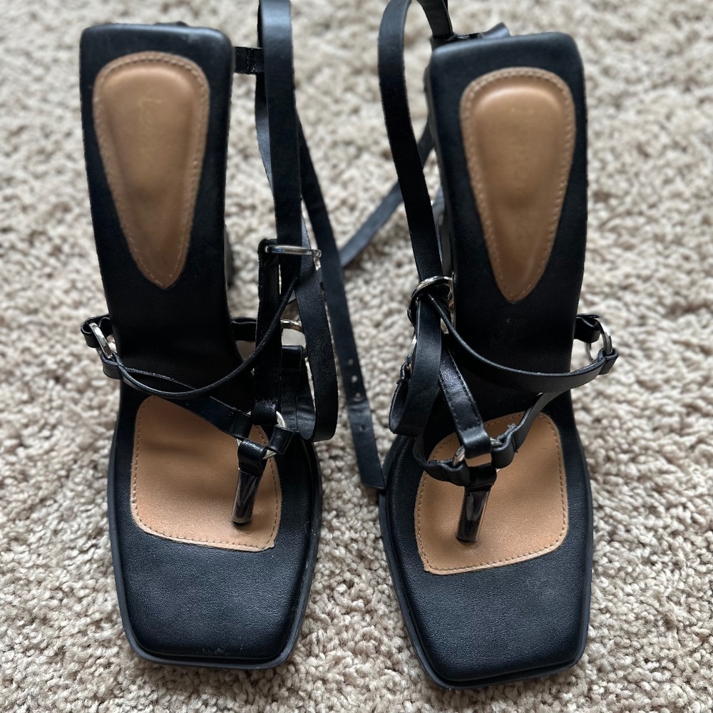 LEMONADE FIAT SQUARE TOE SCULPTURED HEEL